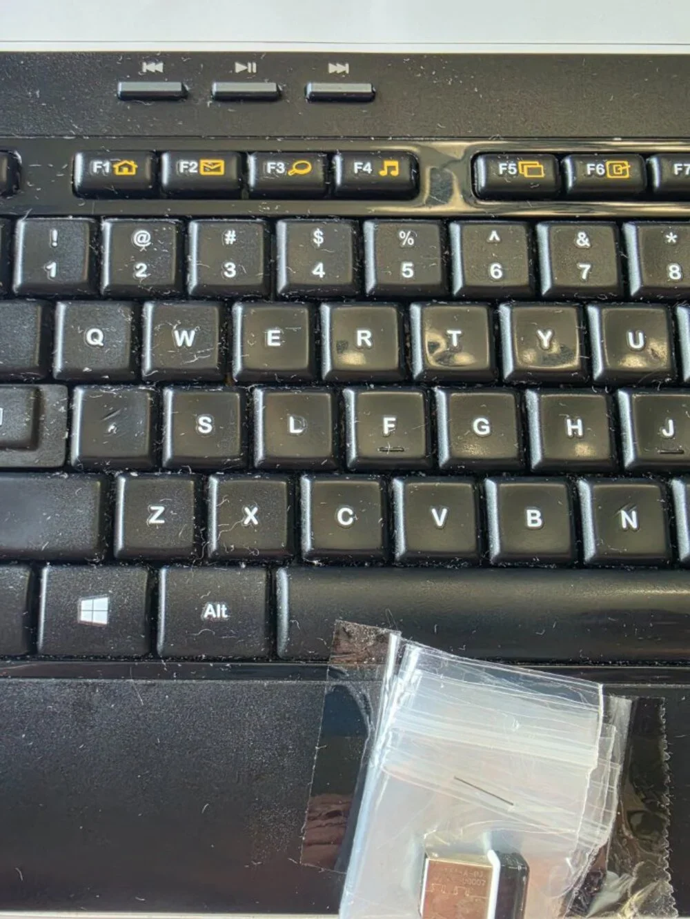 Logitech K520 wireless keyboard & unifying USB receiver dongle 820-002864